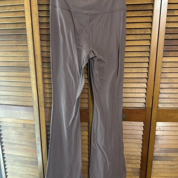 Women's all in motion Taupe Flared Yoga Active Pants M - Picture 3 of 4